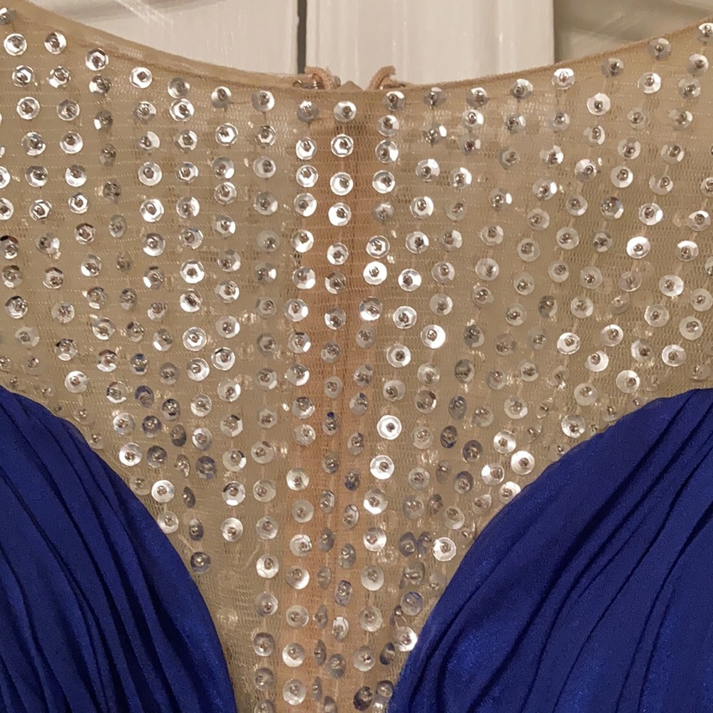 Dress - Picture 5 of 7